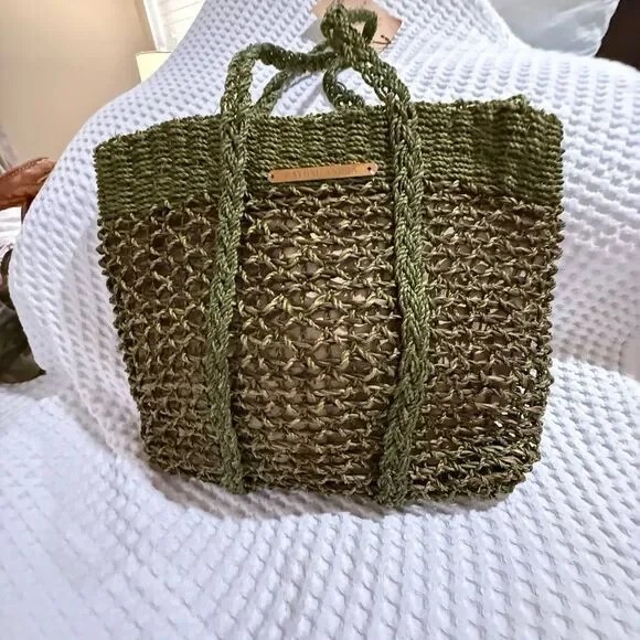 Bayong Anicia Green Woven Straw Tote Bag - Picture 3 of 8